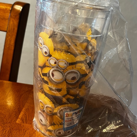 BNWT sealed Minions Despicable Me Tervis - Picture 2 of 2
